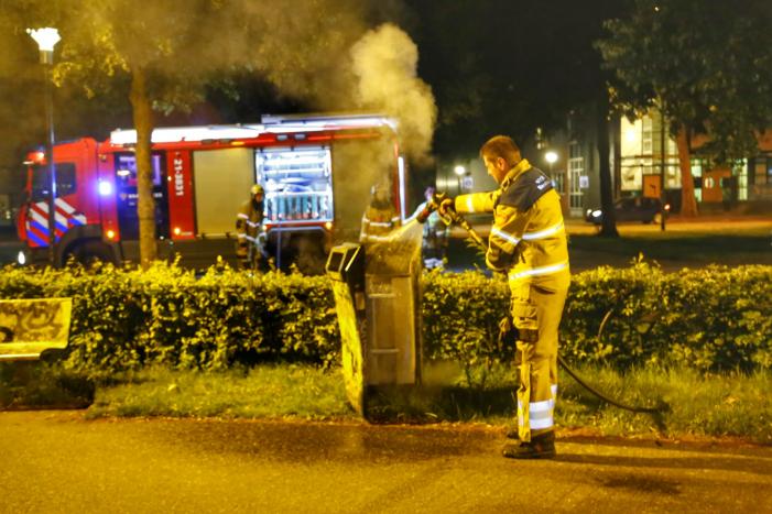 Prullenbak op skatebaan in brand gevlogen