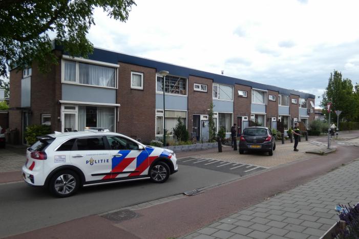 Foto-update: #Veenendaal Schade aan auto na aanrijding met paal Ambachtsstraat Veenendaal.