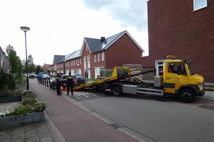 Schade aan auto na aanrijding met paal