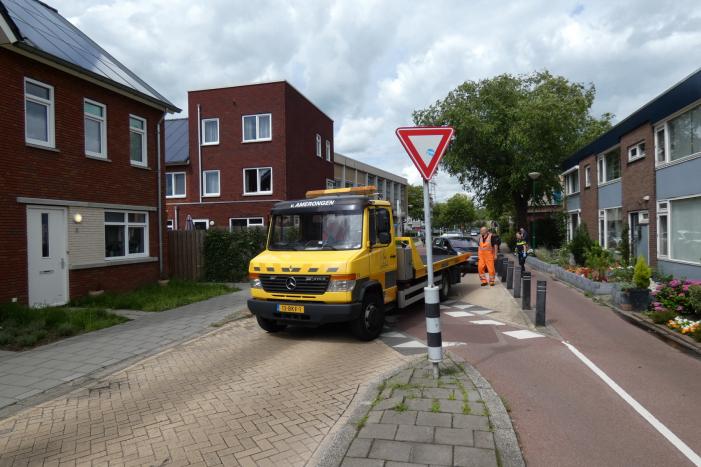 Schade aan auto na aanrijding met paal