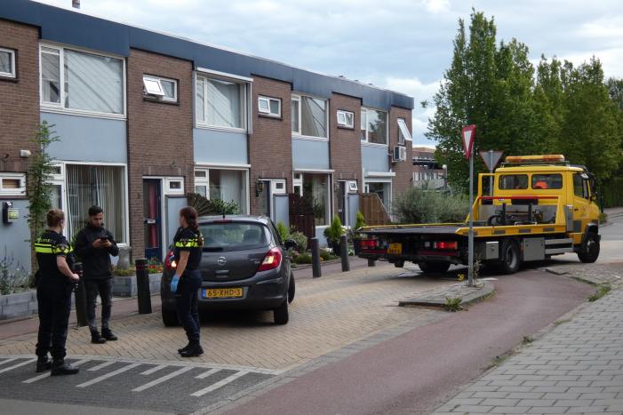 Schade aan auto na aanrijding met paal