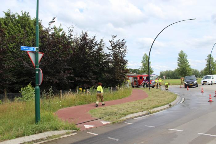 Vettige substantie kilometers lang over wegdek