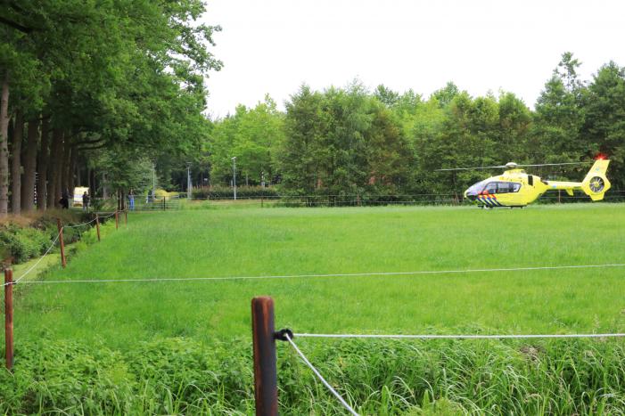 Wielrenner zwaargewond na aanrijding
