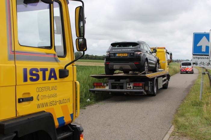 Twee auto's botsen na voorangsfout