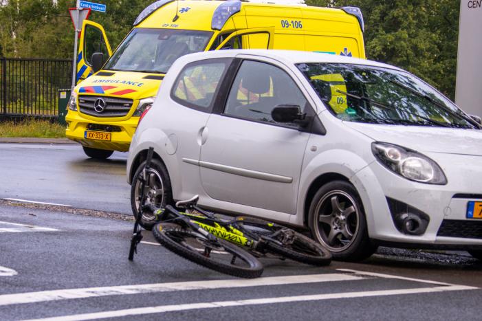 Verkeersongeval tussen auto en mountainbiker