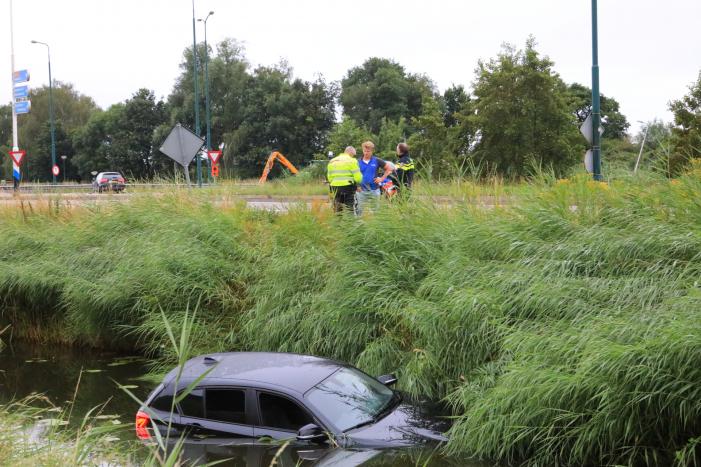 Auto te water geraakt