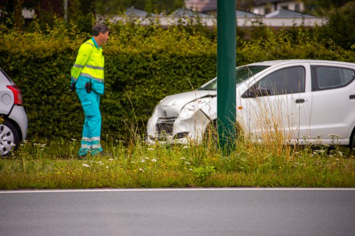 Twee auto's betrokken bij kop-staartbotsing