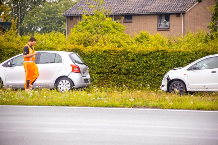 Twee auto's betrokken bij kop-staartbotsing