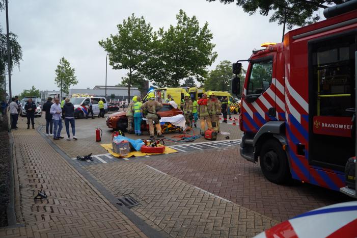 Man overleden bij zeer ernstig verkeersongeval