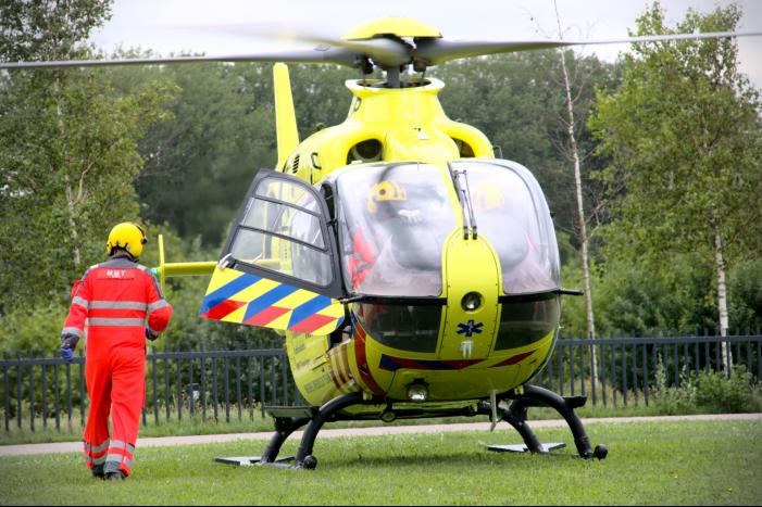 Traumahelikopter landt in Burgemeester Reinaldpark