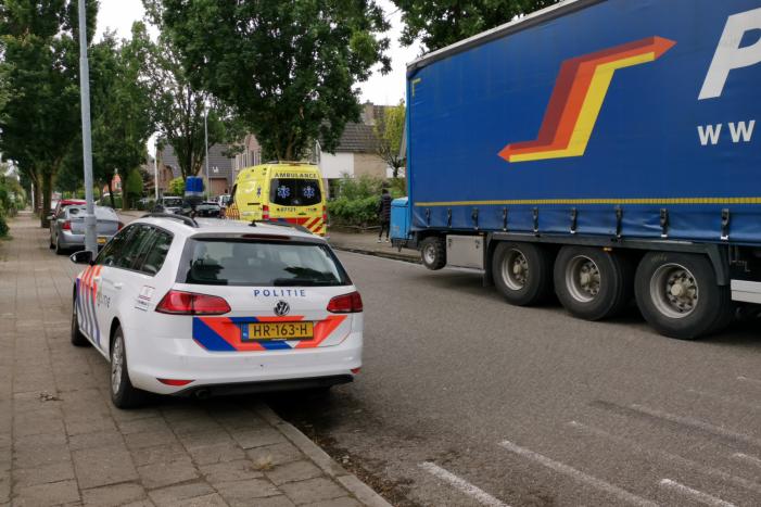 Vrachtwagenchauffeur rijdt fietsster aan
