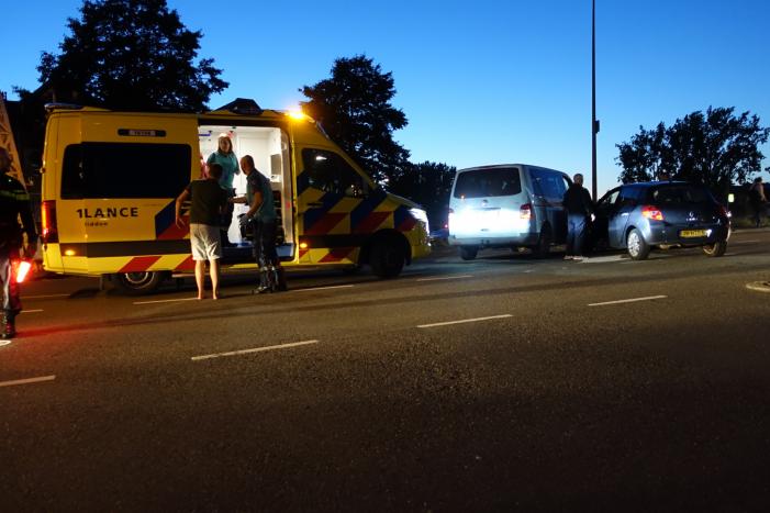 Gewonde na aanrijding met taxibus