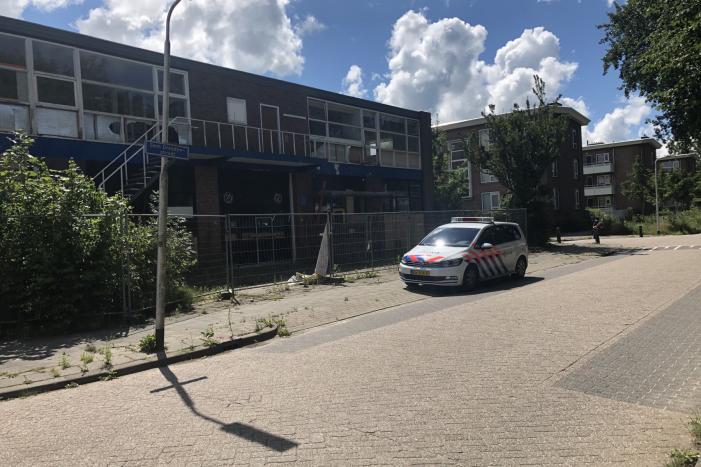 Brand in voormalig autoschadeherstelbedrijf