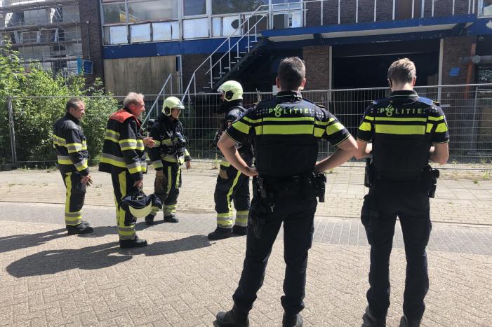 Brand in voormalig autoschadeherstelbedrijf