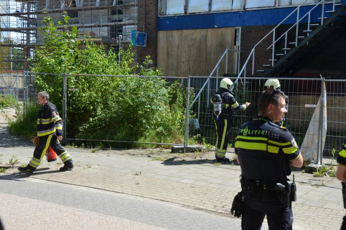 Brand in voormalig autoschadeherstelbedrijf