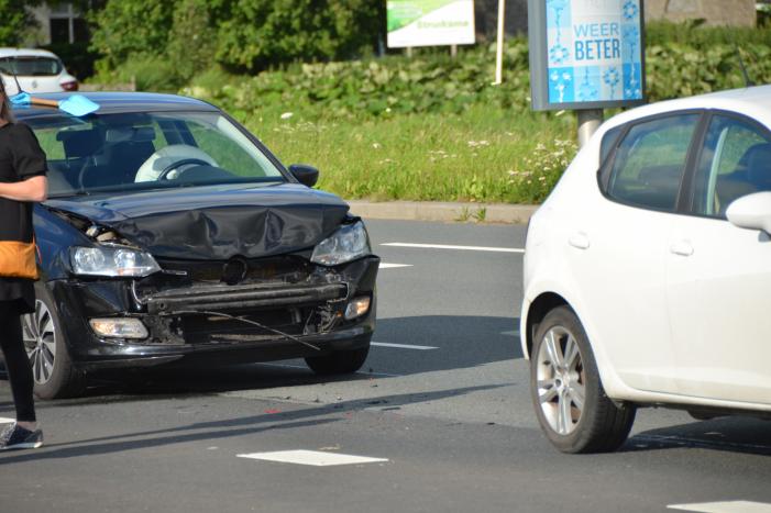 Veel schade bij kop-staartbotsing