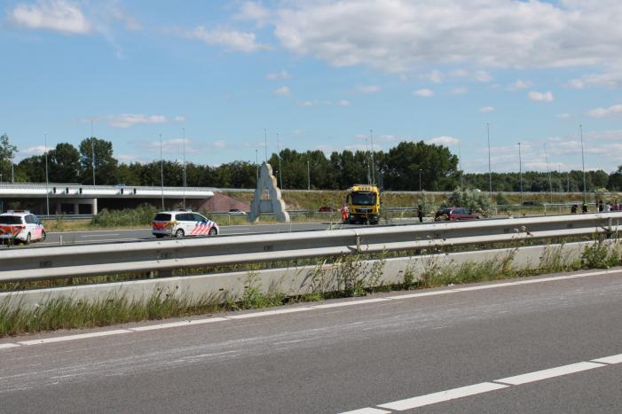 Ongeval tussen twee voertuigen op snelweg