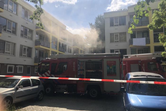 Veel rook bij brand in appartement