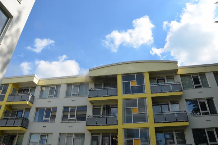 Veel rook bij brand in appartement