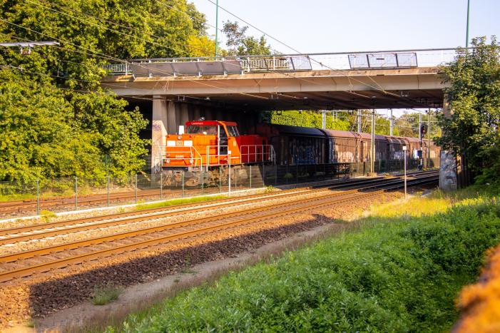 Goederentrein van spoor gelopen