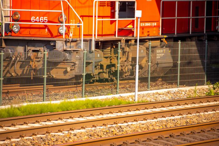 Goederentrein van spoor gelopen