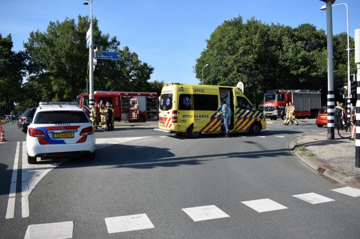 Schade na botsing op kruispunt