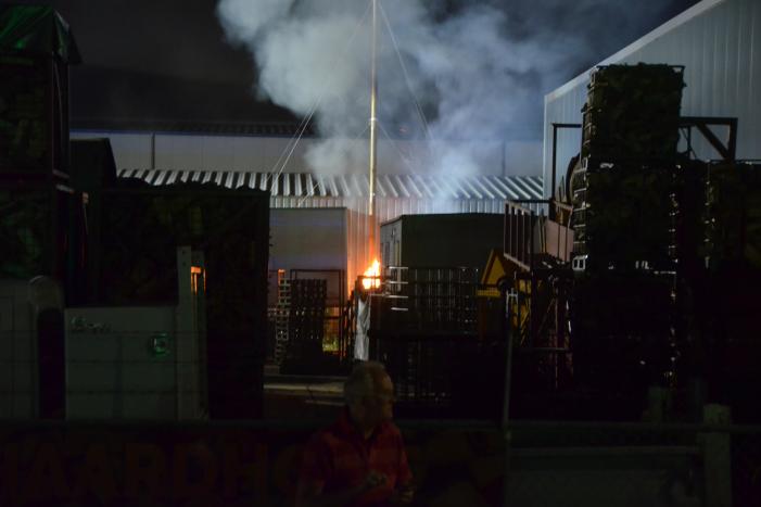 Flinke rookontwikkeling bij brand op industrieterrein