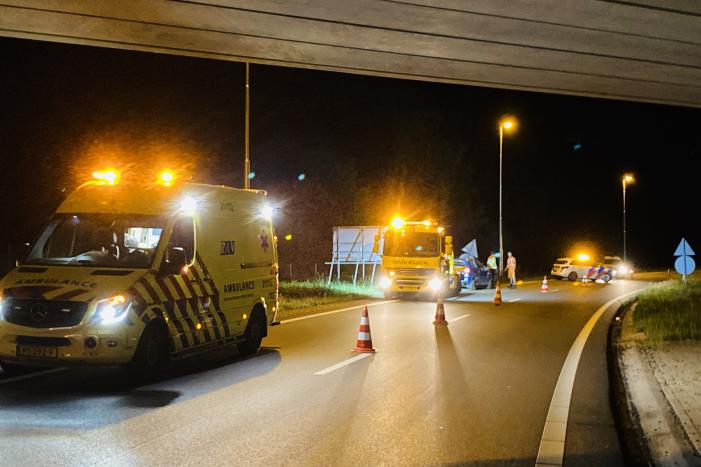 Automobilist vliegt uit bocht