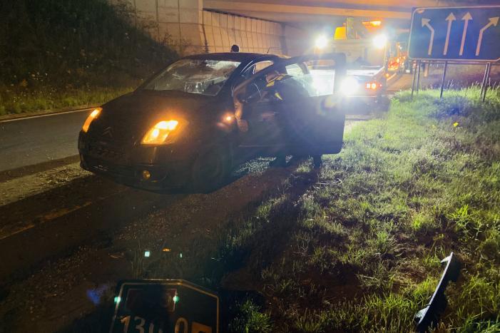 Automobilist vliegt uit bocht