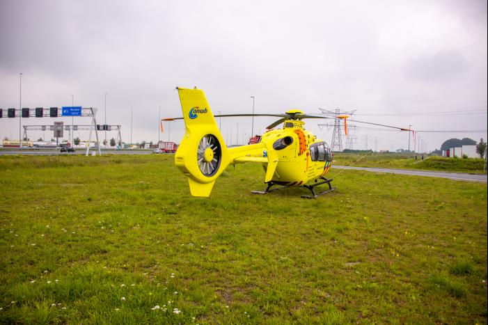 Traumahelikopter strandt naast A1