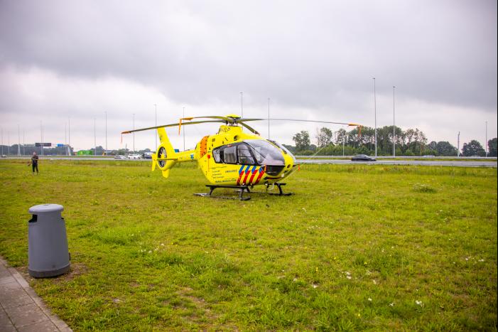 Traumahelikopter strandt naast A1