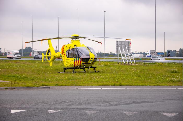 Traumahelikopter strandt naast A1