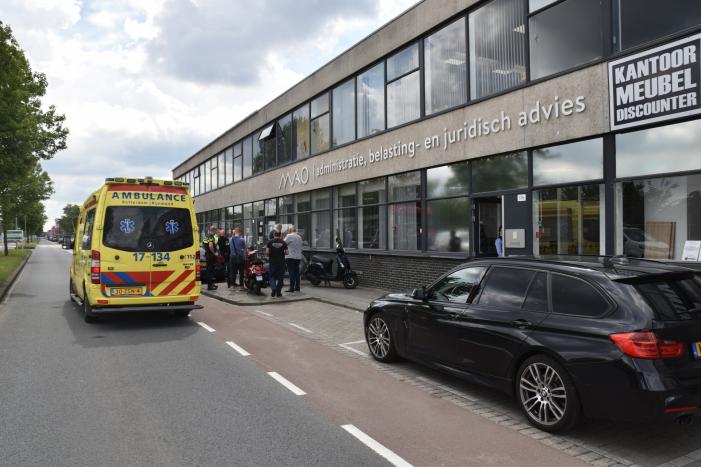 Gewonde bij aanrijding tussen scooter en auto