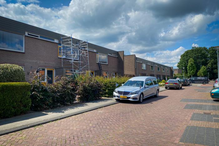 Overleden vrouw in woning aangetroffen