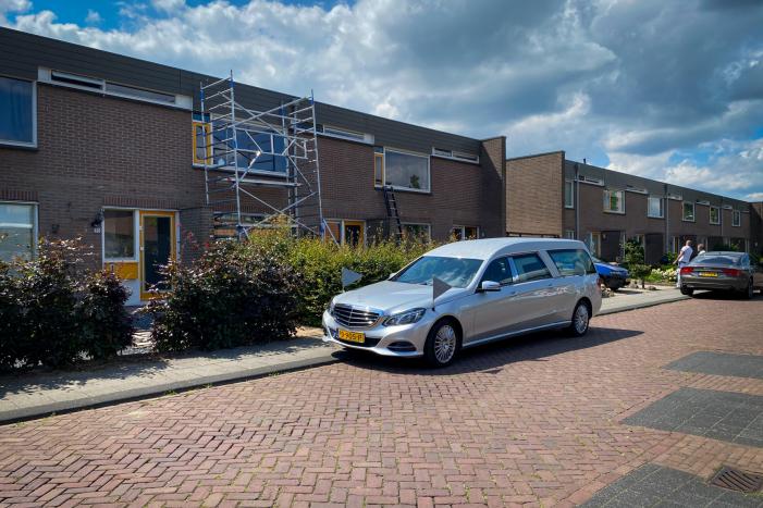 Overleden vrouw in woning aangetroffen