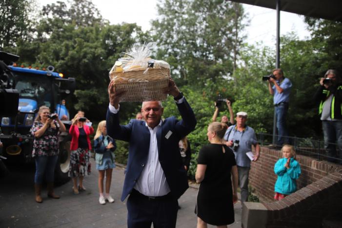 Boeren houden protest met meerdere tractoren