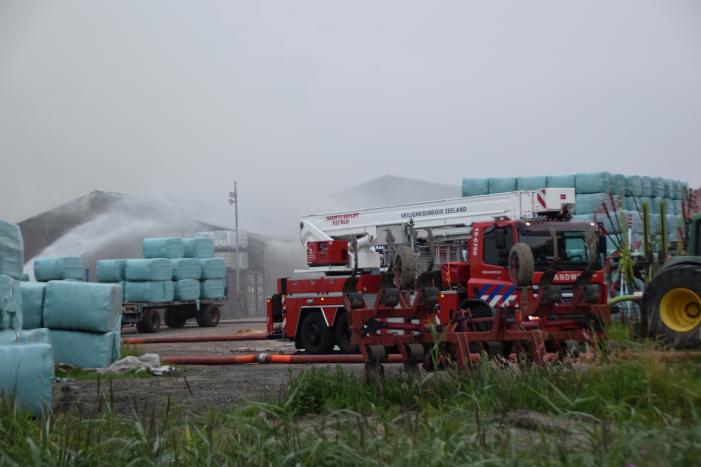 Opnieuw brand is schuur met hooibalen