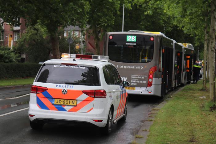 U-link stadbus maakt noodstop; passagier raakt gewond
