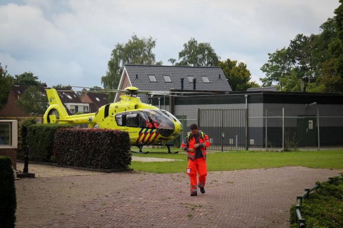 Traumahelikopter landt voor incident op straat