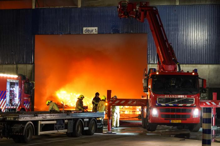 Zeer grote brand in loods met afval Renewi