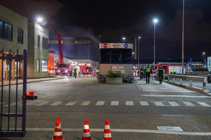 Zeer grote brand in loods met afval Renewi