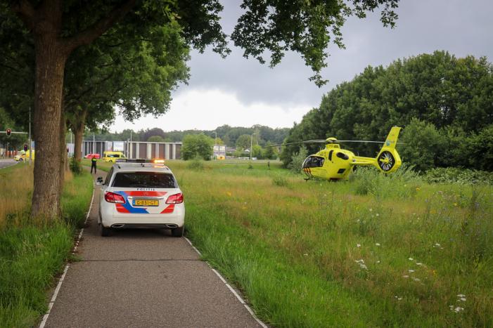Traumahelikopter landt voor incident in bos