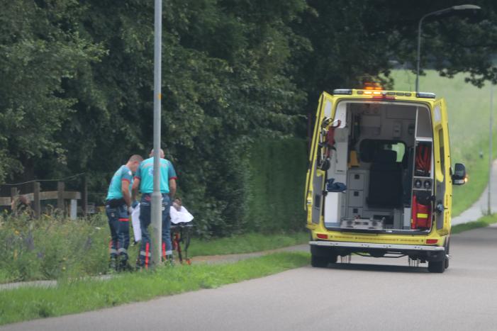 Man op fiets gewond na val tijdens afdaling