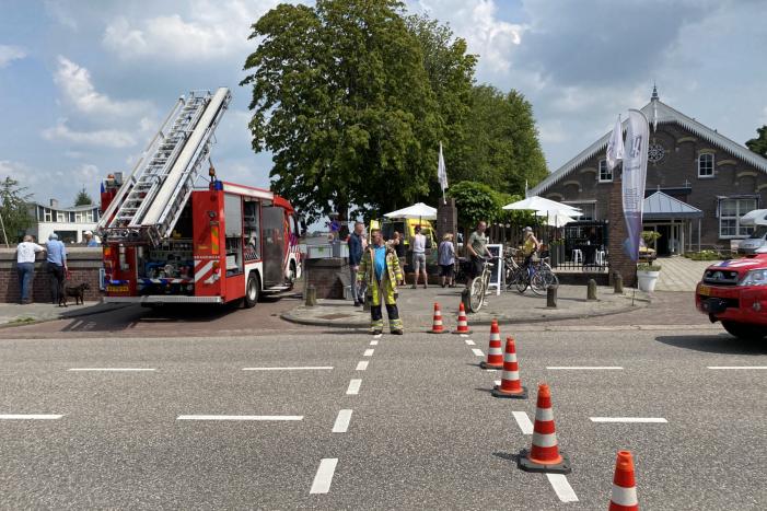 Persoon raakt te water bij jachthaven