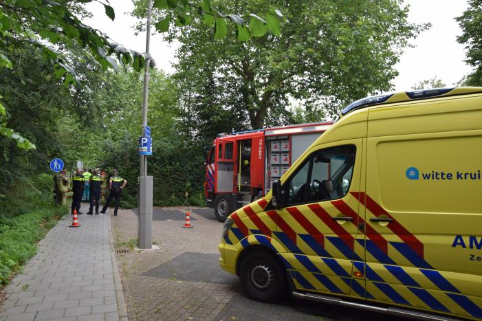 Man met scootmobiel belandt in droge sloot