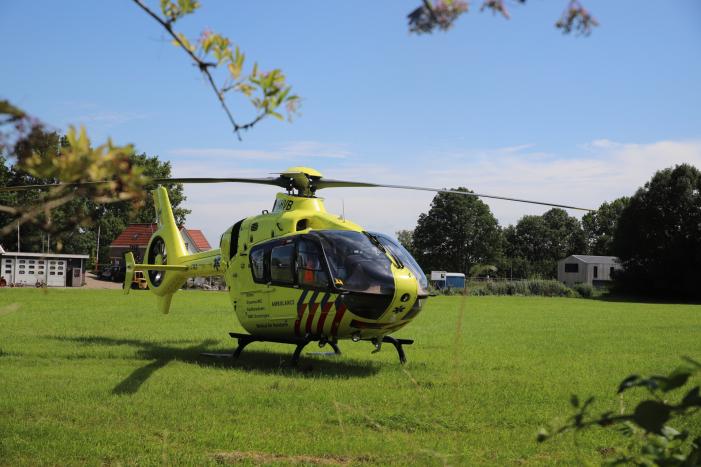 Traumahelikopter landt voor incident op fietspad