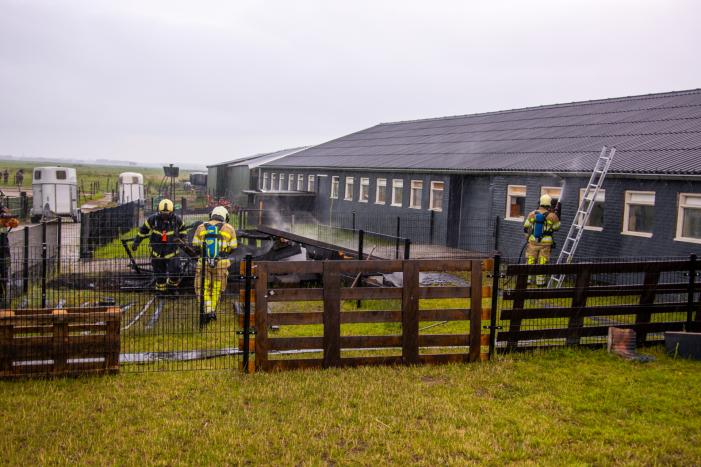 Schuur dierenverblijf gaat in vlammen op