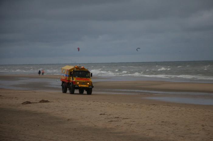 Grote zoekactie op zee na aantreffen kleding