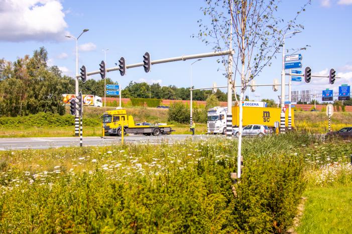 #Amersfoort Meerdere voertuigen betrokken bij verkeersongeval Energieweg Amersfoort.