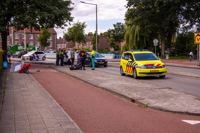 Scooterrijder gelanceerd bij aanrijding met auto